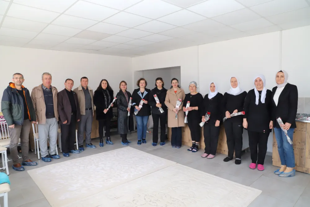 Demirci Kaymakamlığı İnsan Hakları Kurulu Üyelerinden  Dem - Ka Kadın Kooperatifine Ziyaret