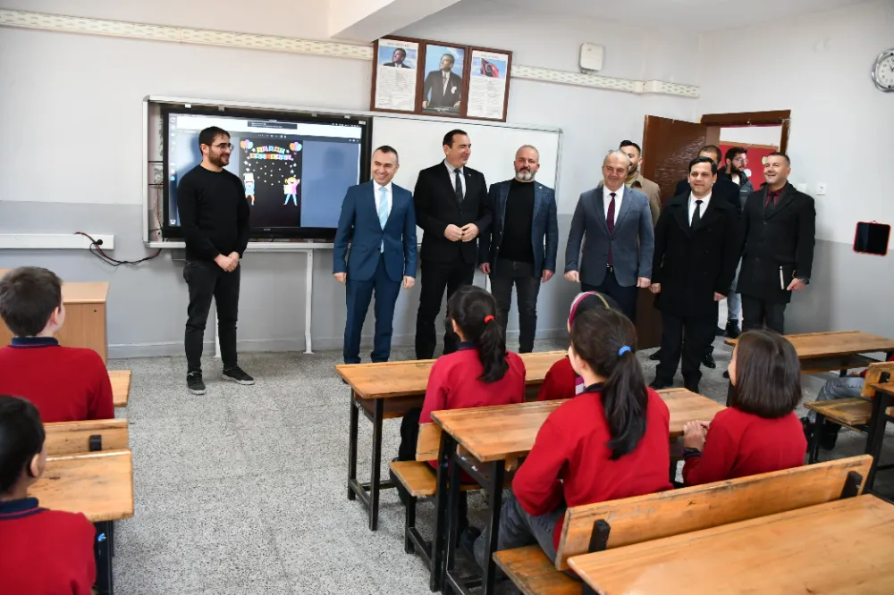 ÖĞRENCİLER KARNE SEVİNCİ YAŞADI