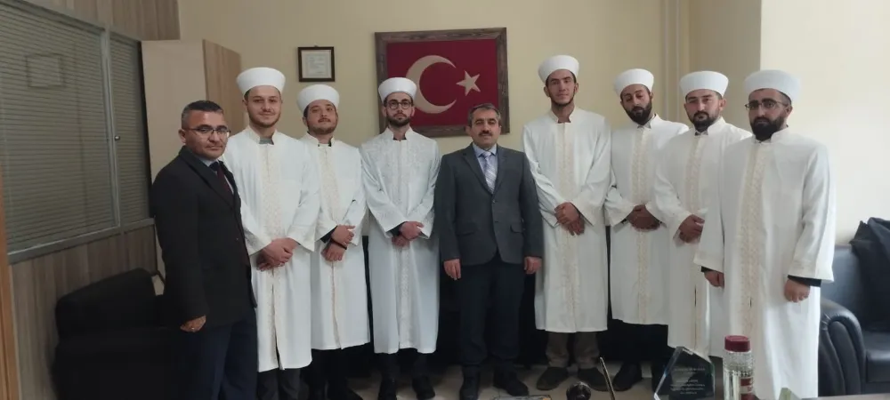YENİ ATANAN DİN GÖREVLİLERİNE CÜBBE VE FES GİYDİRME TÖRENİ