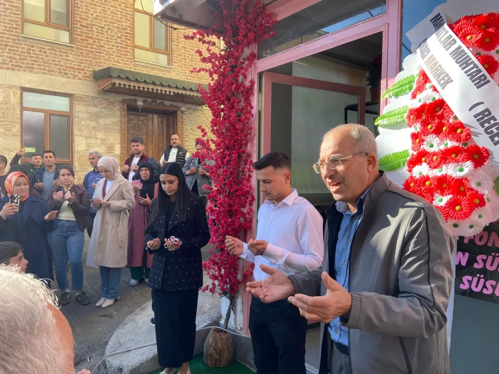 PERLA ORGANİZASYON VE ÇİÇEKÇİLİK AÇILDI