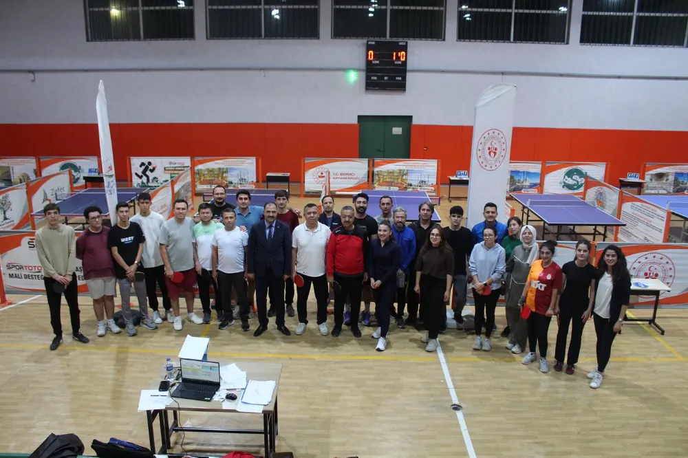 CUMHURİYET COŞKUSU MASA TENİSİ  TURNUVASIYLA TAÇLANDI