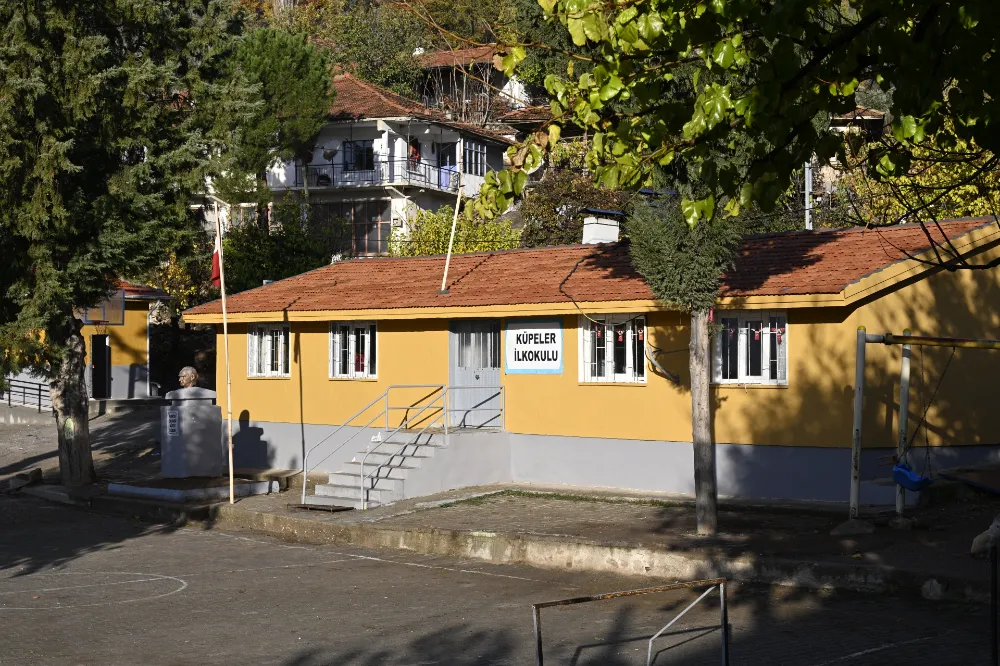 61 YILLIK EĞİTİM KURUMU YENİLENDİ