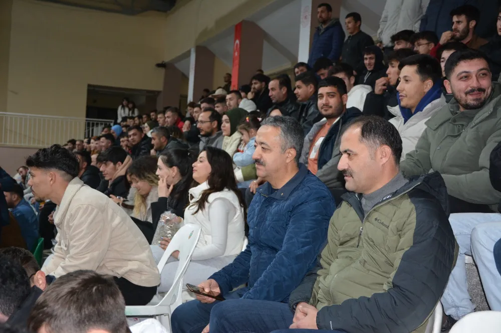 DEMİRCİ BELEDİYESİ FUTSAL TURNUVASI BAŞLADI