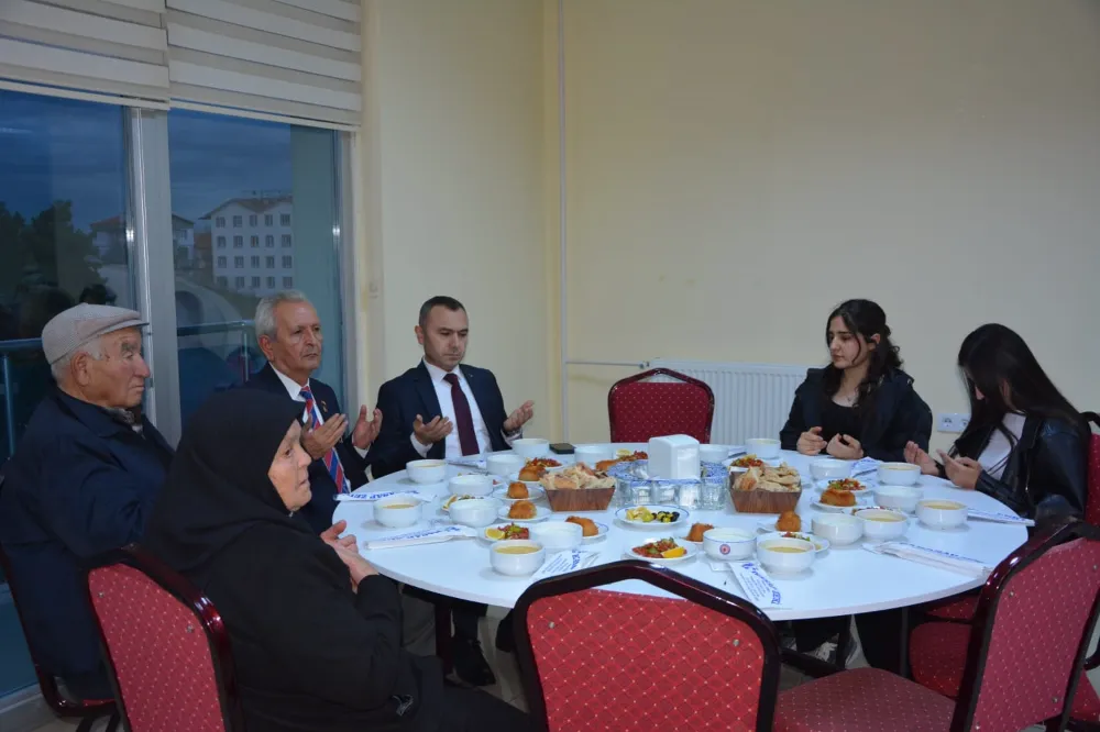 ŞEHİT VE GAZİ AİLELERİ İFTAR  YEMEĞİNDE BULUŞTU