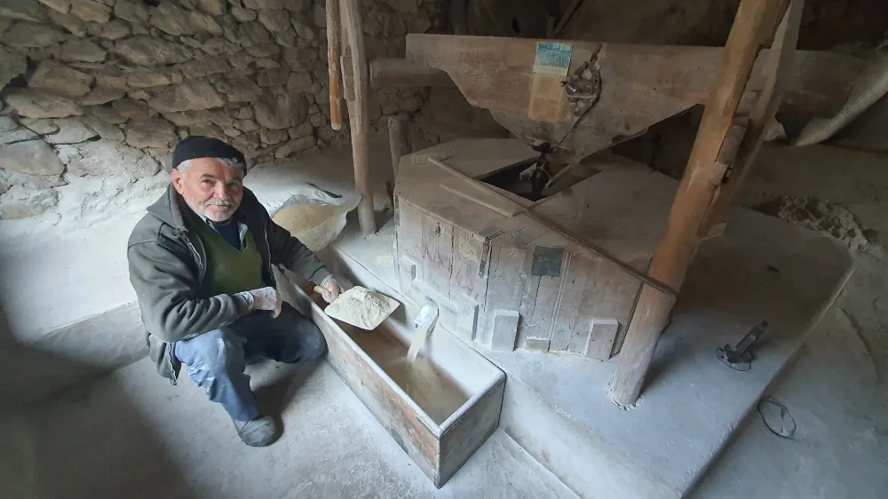 TARİHİ DEĞİRMEN YILLARA MEYDAN OKUYOR