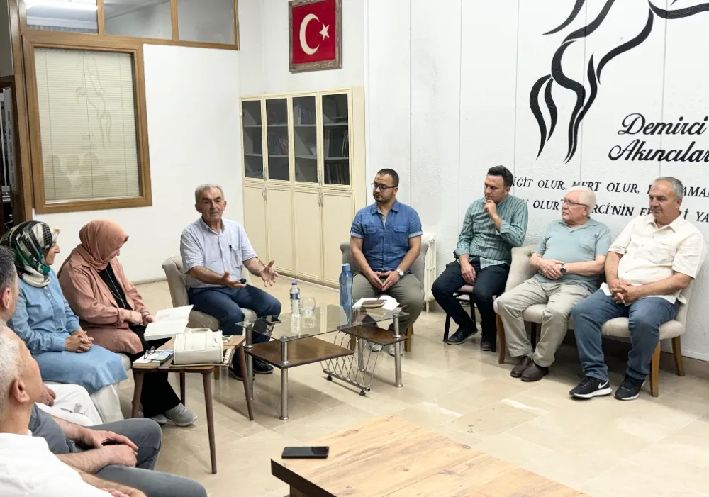 GAZETEMİZİN BAŞYAZARI AHMET İNCE KİTAP DOSTLARIYLA BULUŞTU !