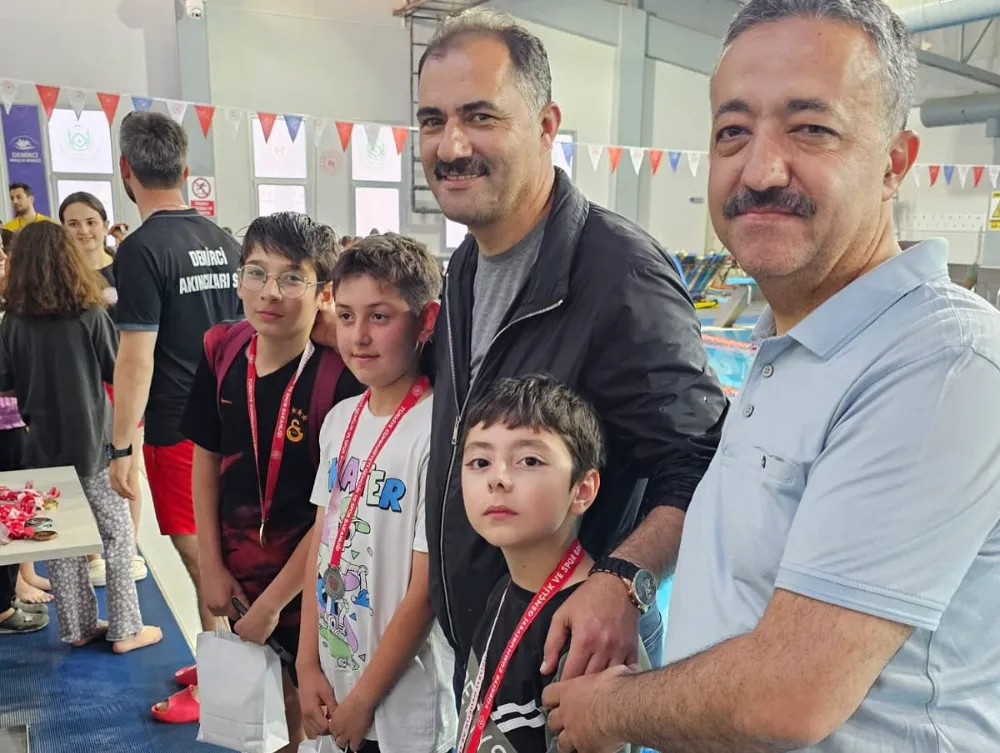 GENÇLİK HAFTASI YÜZME YARIŞLARI YAPILDI 