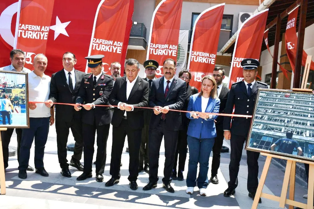 15 TEMMUZ DEMOKRASİ VE MİLLÎ BİRLİK GÜNÜ FOTOĞRAF SERGİSİ AÇILDI