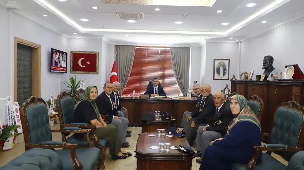 GAZİLERİMİZDEN KAYMAKAMIMIZI ZİYARET