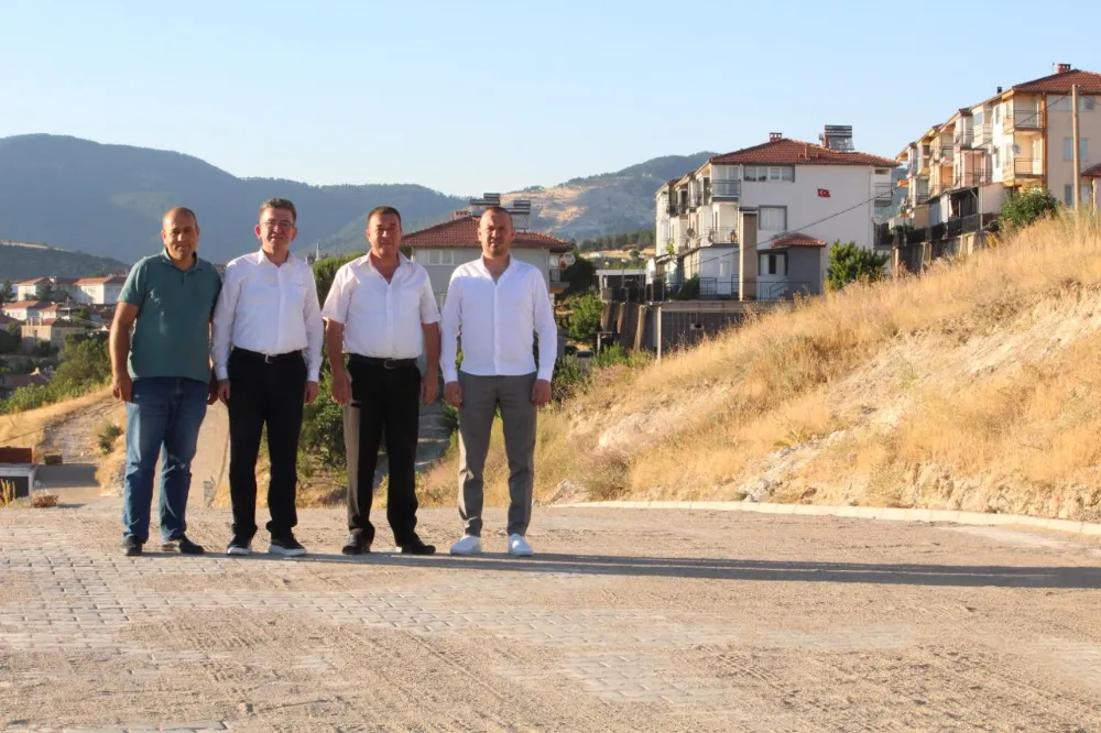 YOL GENİŞLETİLDİ KİLİTLİ PARKE TAŞI DÖŞENDİ