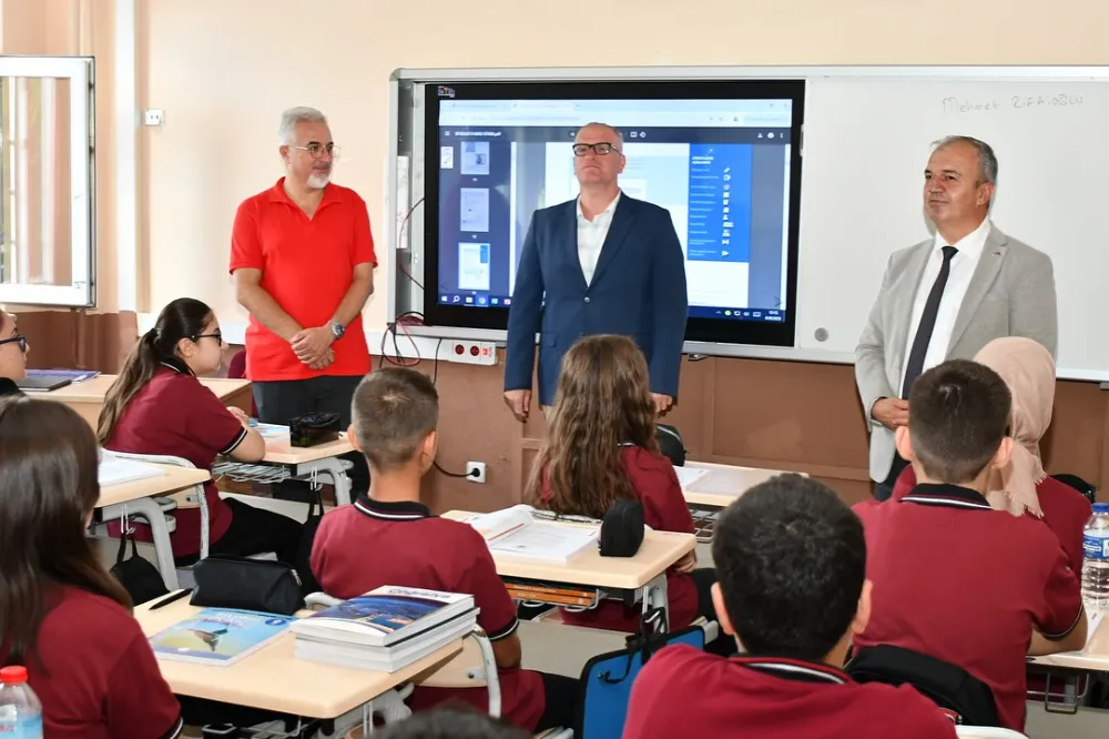 NECİP FAZIL KISAKÜREK FEN LİSESİNE ZİYARET