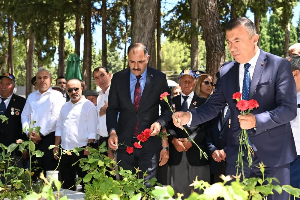 15 TEMMUZ DEMOKRASİ VE MİLLÎ BİRLİK GÜNÜ ANLAMLI TÖRENLERLE GERÇEKLEŞTİRİLDİ