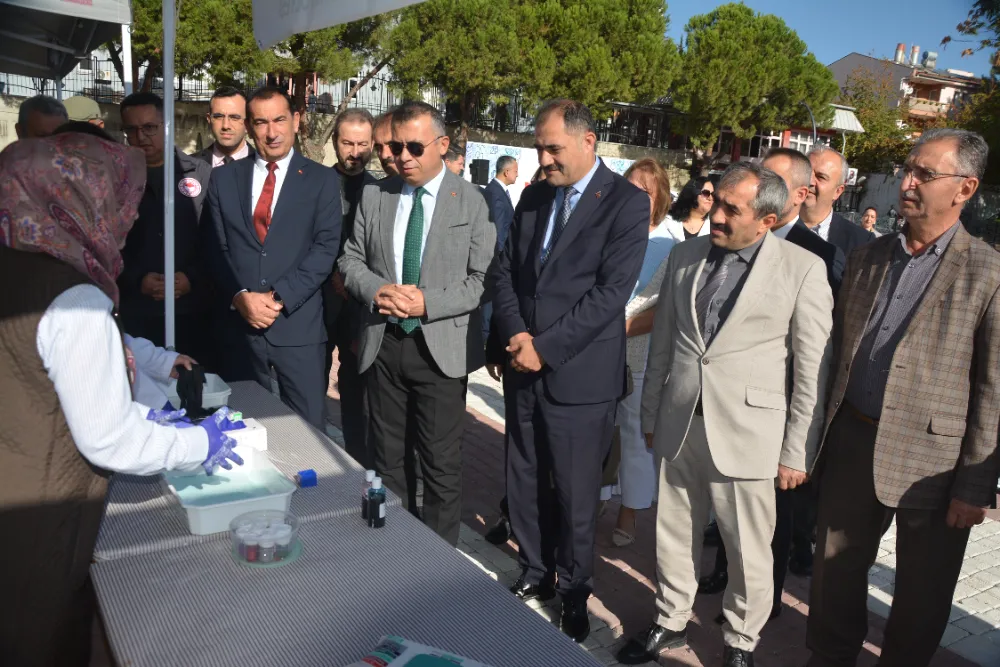 DEMİRCİ BİLİMFEST İLE BİLİM VE TEKNOLOJİDE YILDIZ GİBİ PARLIYOR