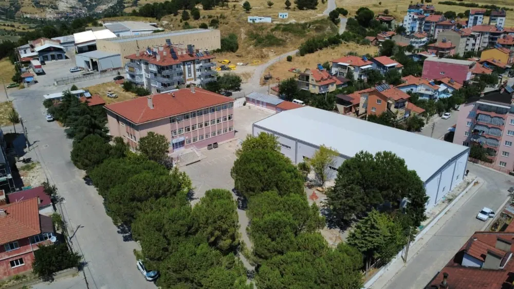 DEMİRCİ’NİN SPOR ALTYAPISI GÜÇLENİYOR