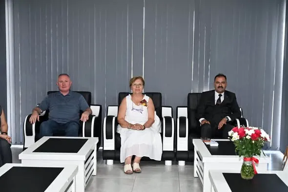BELEDİYEYİ ZİYARET ETTİLER