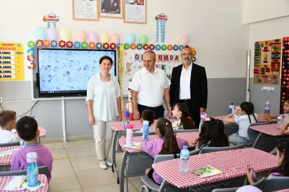 YENİ EĞİTİM ÖĞRETİM YILINDA DERS ZİLİ ÇALDI 