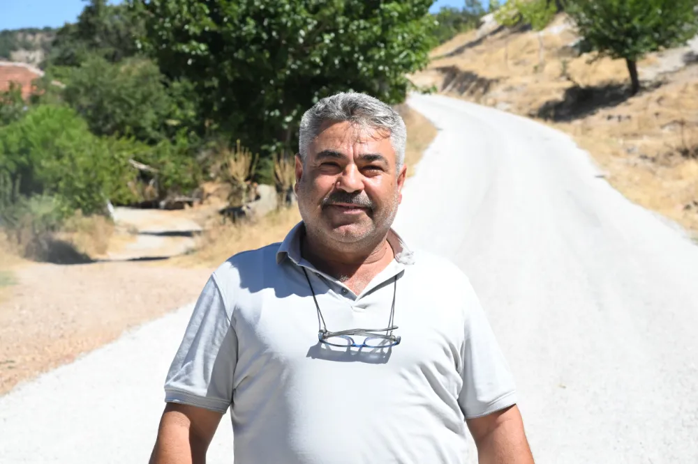 DEMİRCİ’DE ULAŞIMI GÜÇLENDİREN 45 KİLOMETRELİK ÇALIŞMA