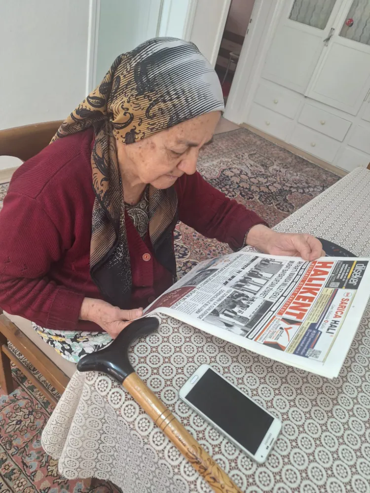 86 YAŞINDA, ÖĞRENME MERAKIYLA GAZETEMİZİ OKUYOR