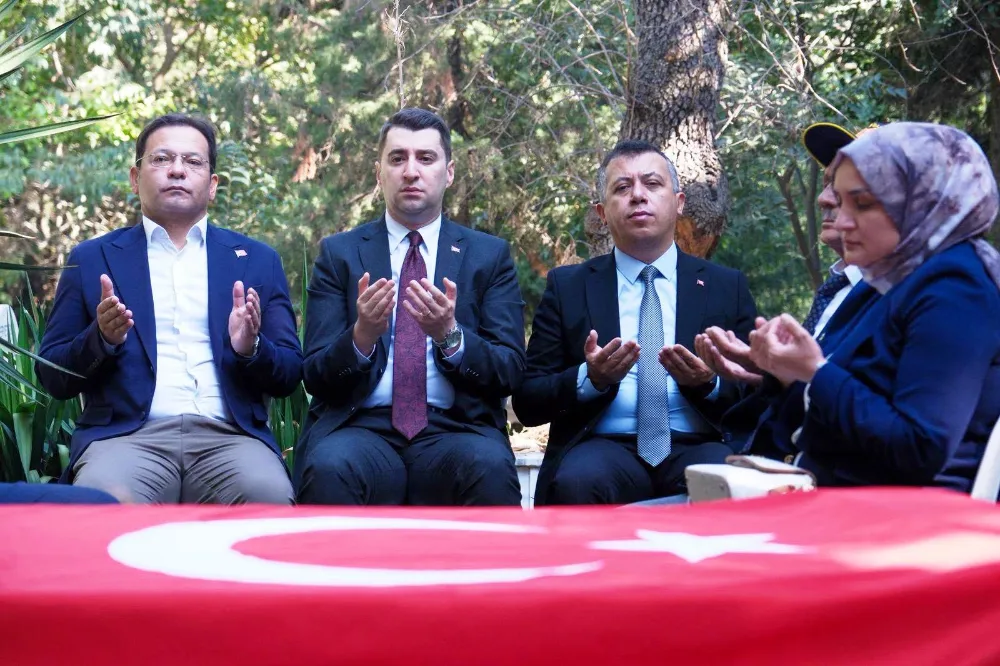 KAYMAKAM İBRAHİM ETHEM AKINCI VE  GÖRDESLİ MAKBULE KABİRLERİ BAŞINDA ANILDI